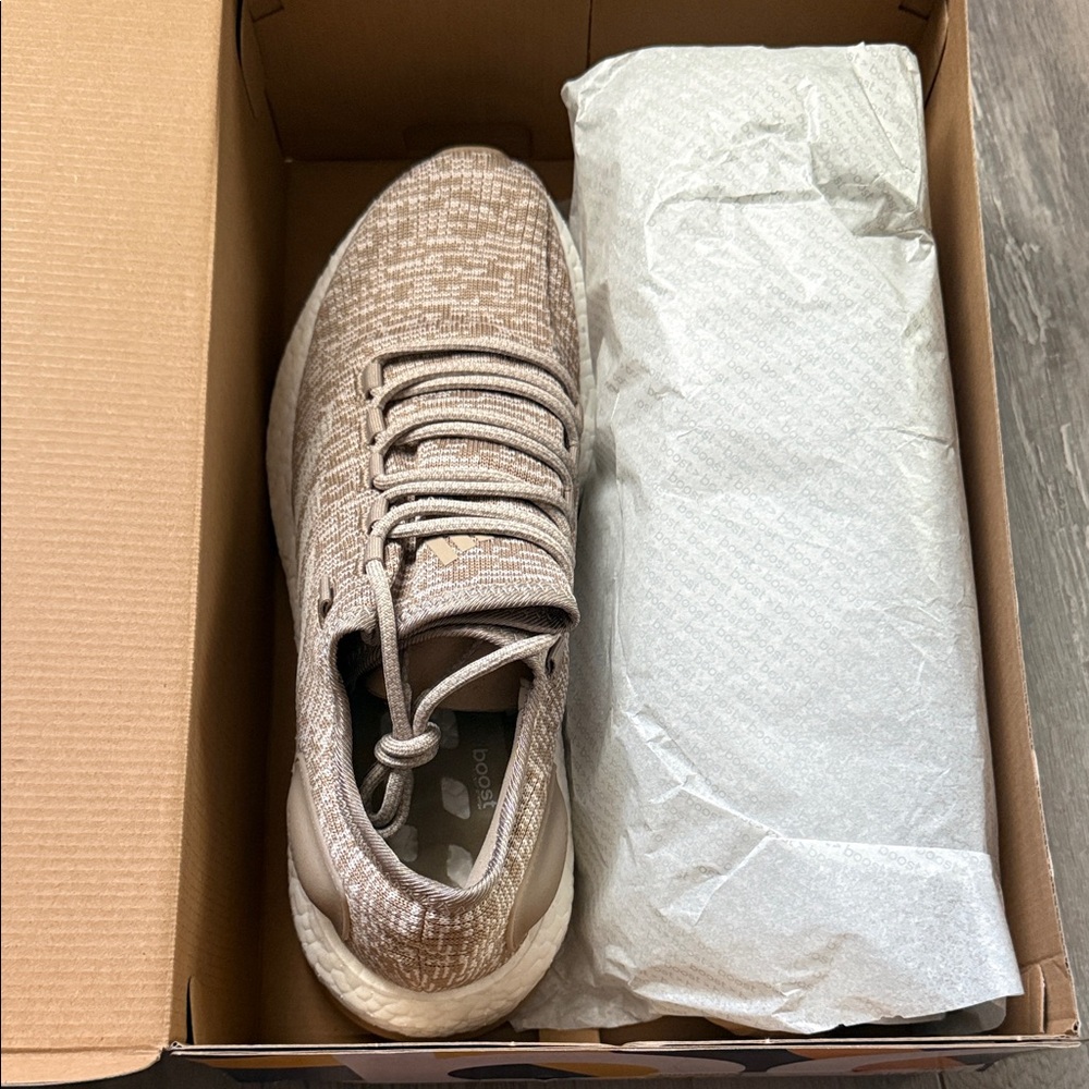 adidas Knit Sneaker in Beige/Tan
